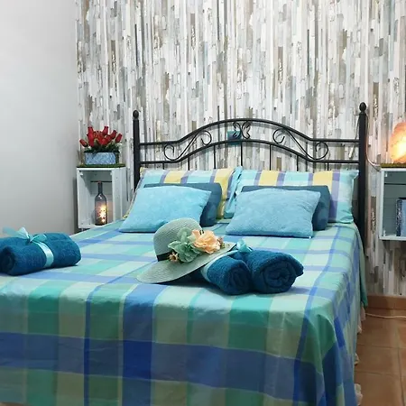 Апартаменти Vintage Meson Ocean View *