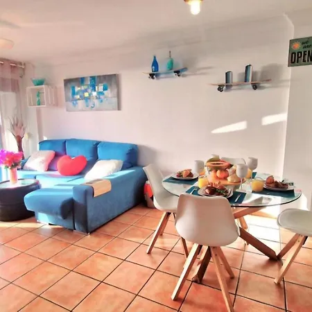 Vintage Meson Ocean View Apartment